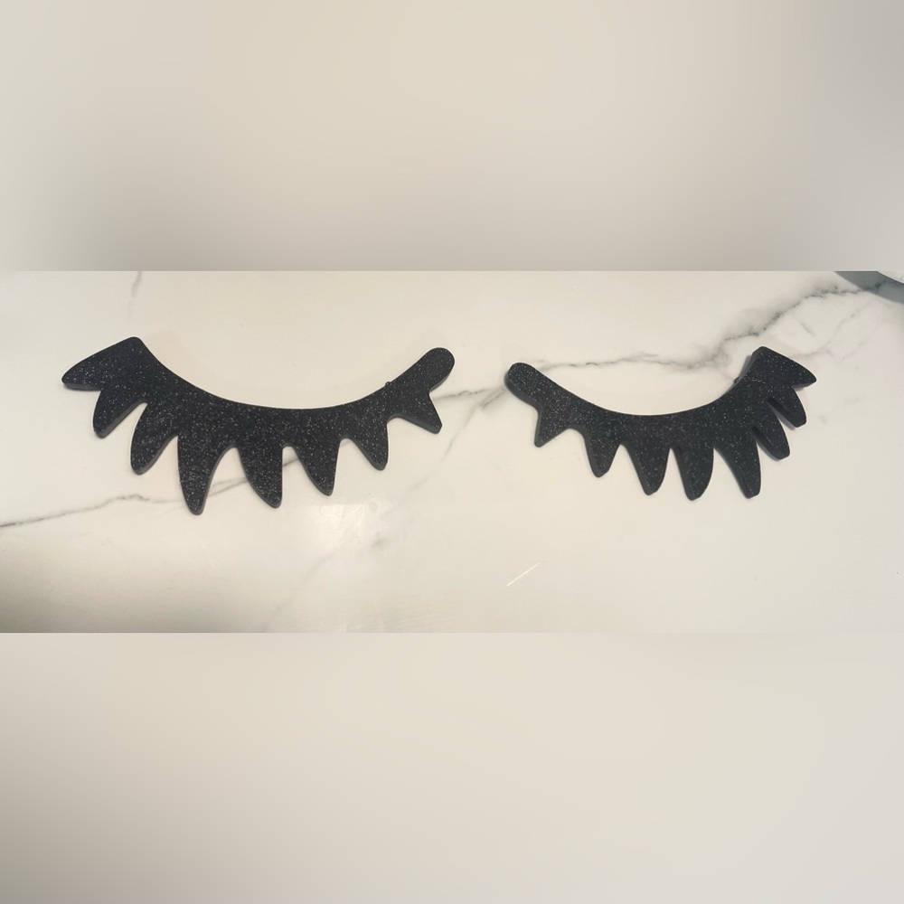 Wall Lash Decor